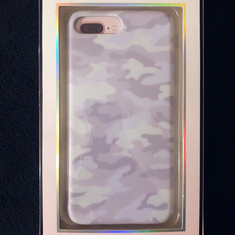 Velvet Caviar - White Camo iPhone 7/8 Plus Case